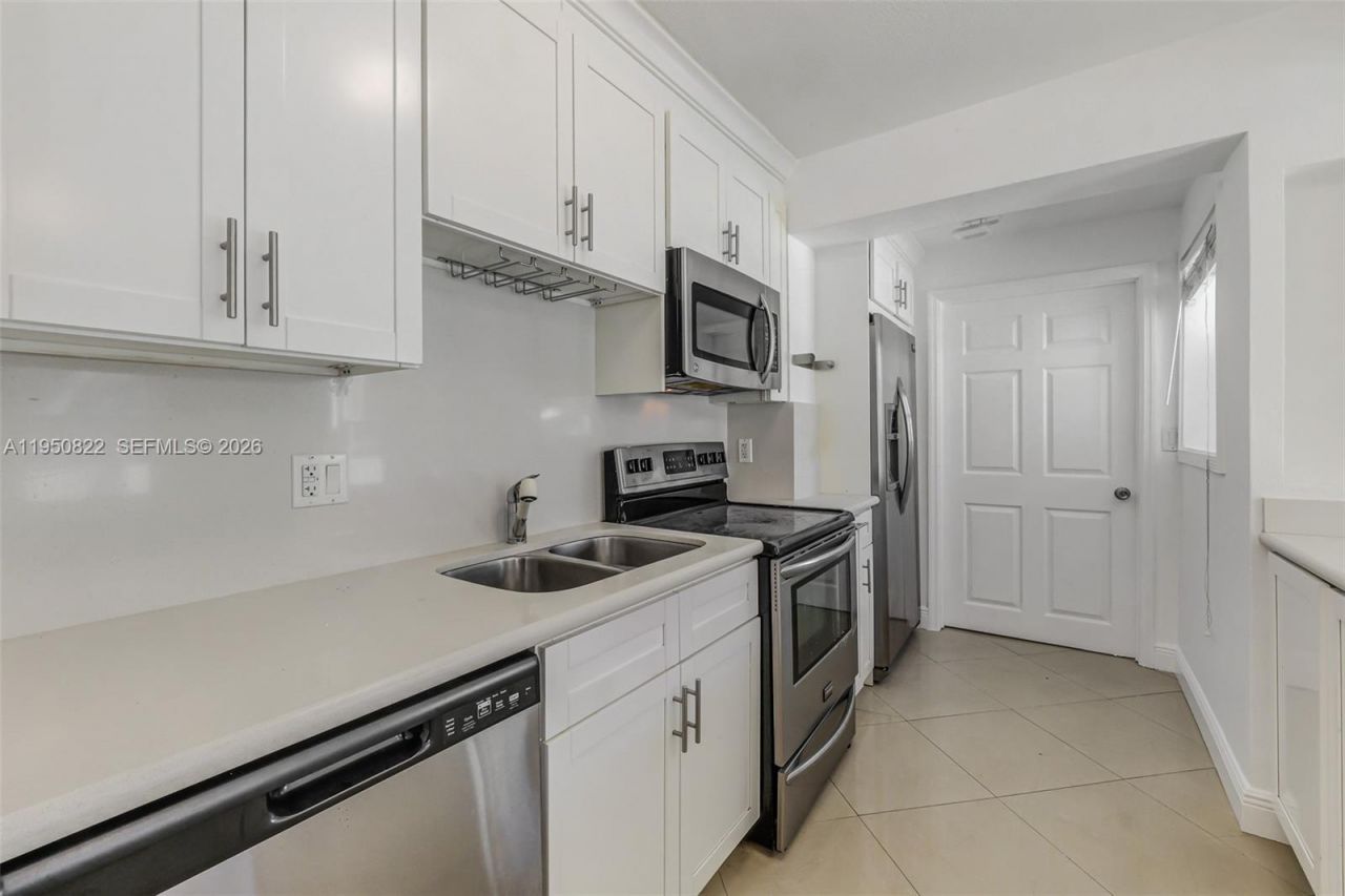 200 Carlisle Dr, Miami Springs, FL 33166 Photo