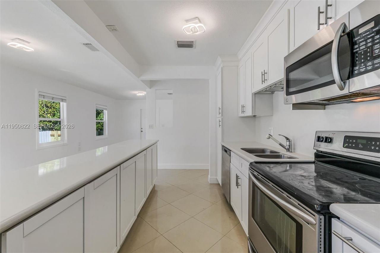 200 Carlisle Dr, Miami Springs, FL 33166 Photo