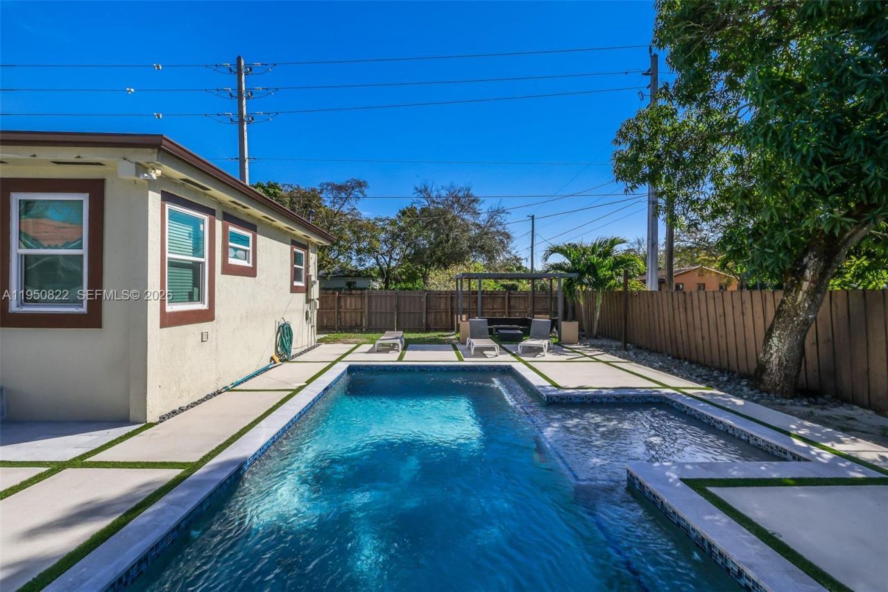 200 Carlisle Dr, Miami Springs, FL 33166 Photo