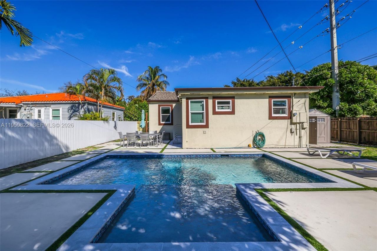 200 Carlisle Dr, Miami Springs, FL 33166 Photo