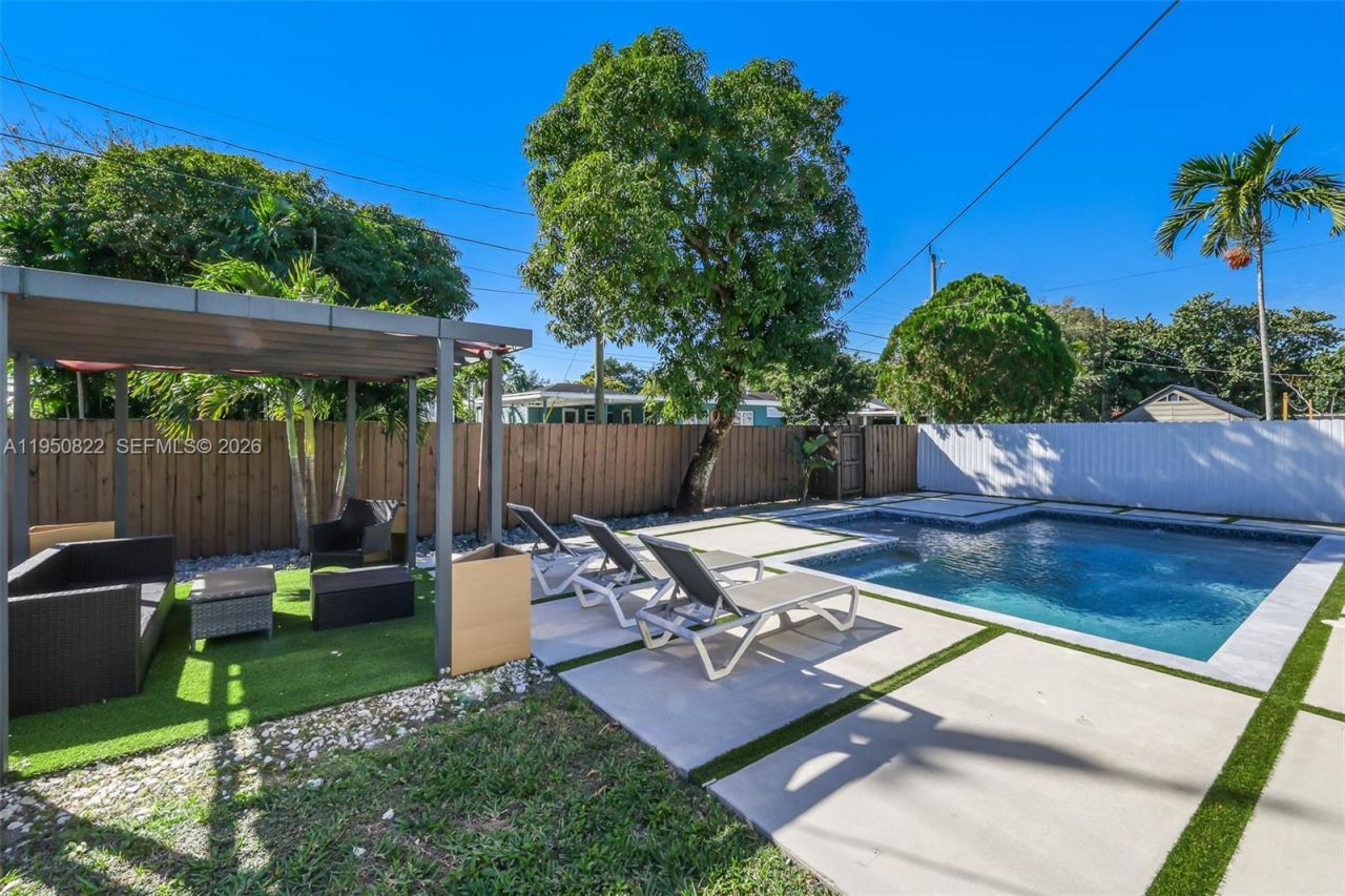 200 Carlisle Dr, Miami Springs, FL 33166 Photo