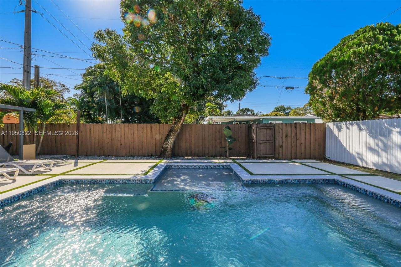 200 Carlisle Dr, Miami Springs, FL 33166 Photo