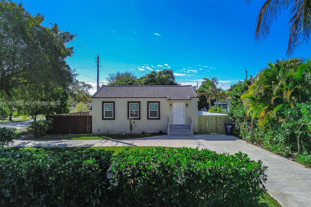 200 Carlisle Dr, Miami Springs, FL 33166 Photo