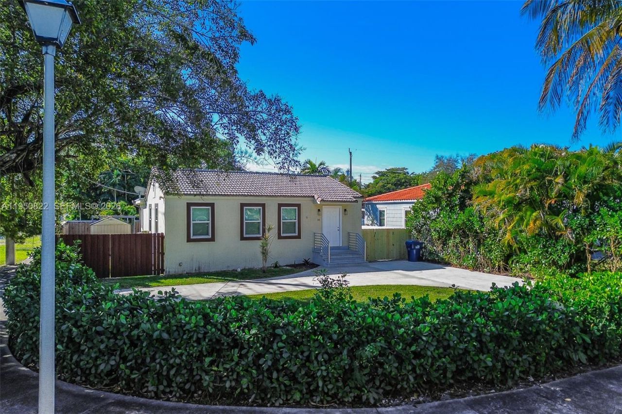 200 Carlisle Dr, Miami Springs, FL 33166 Photo