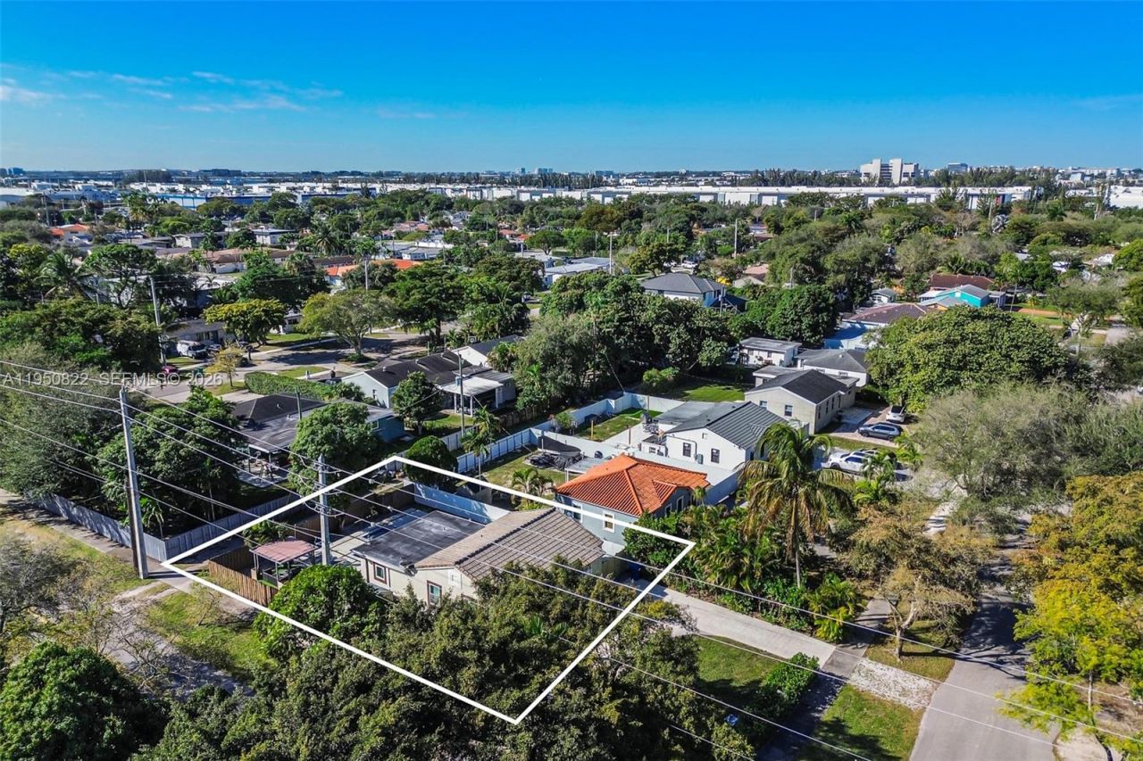 200 Carlisle Dr, Miami Springs, FL 33166 Photo