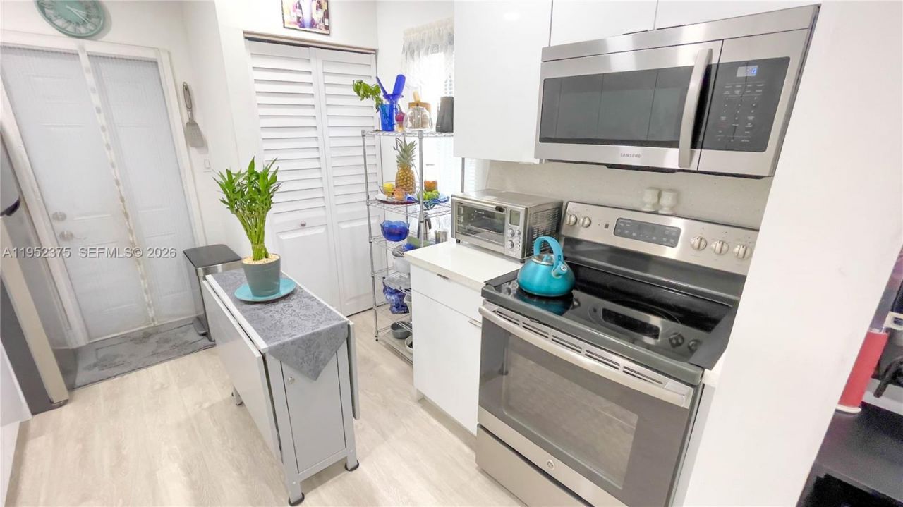 3176 NW 59th St, Miami, FL 33142 Photo