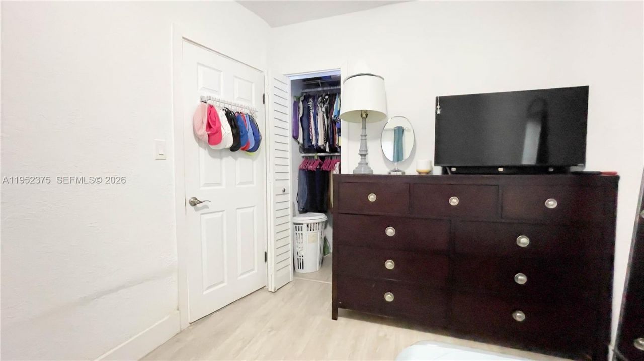 3176 NW 59th St, Miami, FL 33142 Photo