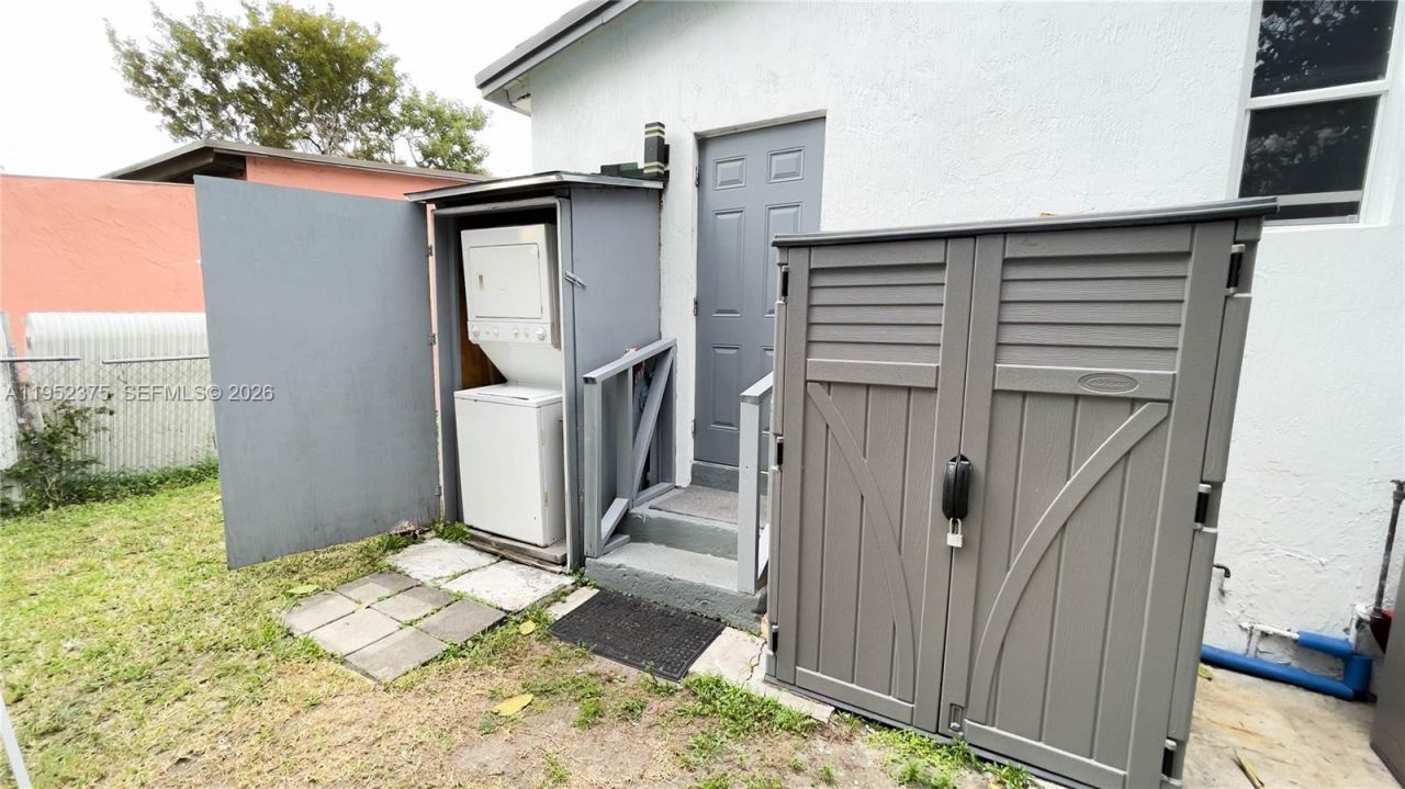 3176 NW 59th St, Miami, FL 33142 Photo