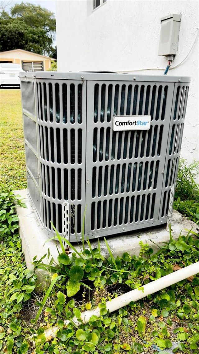 3176 NW 59th St, Miami, FL 33142 Photo