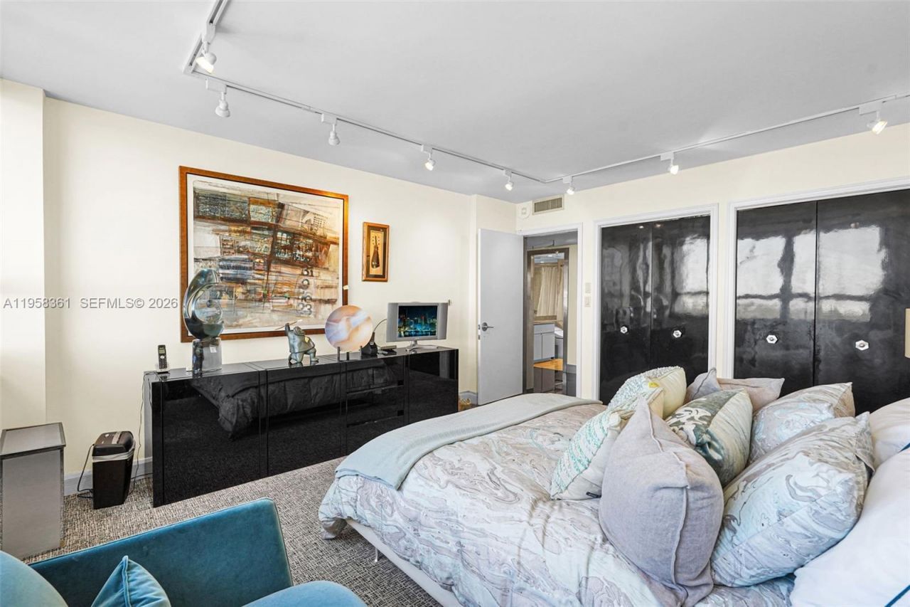 1 Grove Isle Dr, Unit A1110, Miami, FL 33133 Photo