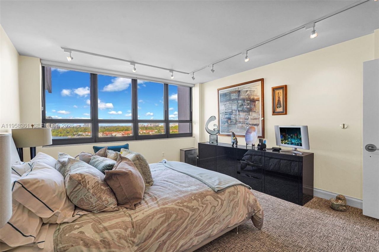 1 Grove Isle Dr, Unit A1110, Miami, FL 33133 Photo