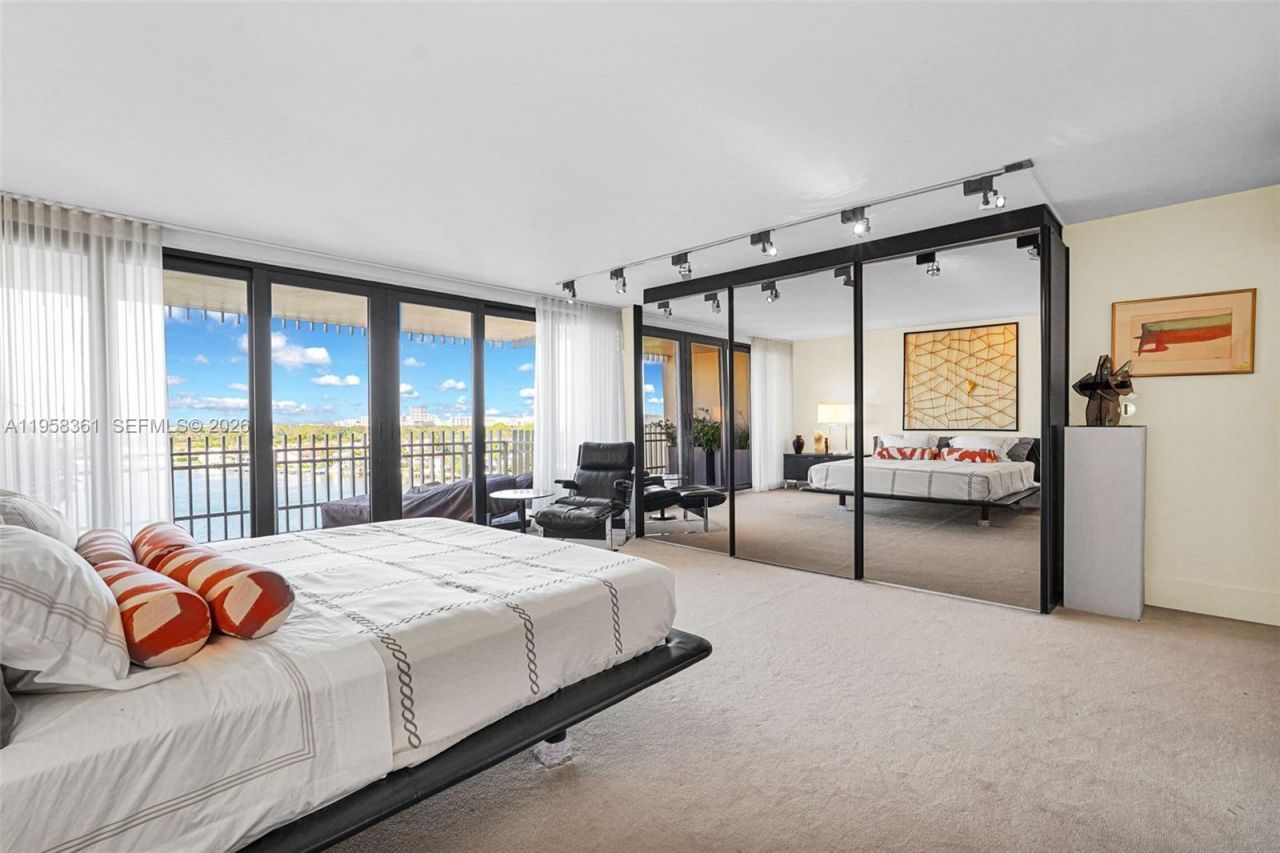 1 Grove Isle Dr, Unit A1110, Miami, FL 33133 Photo