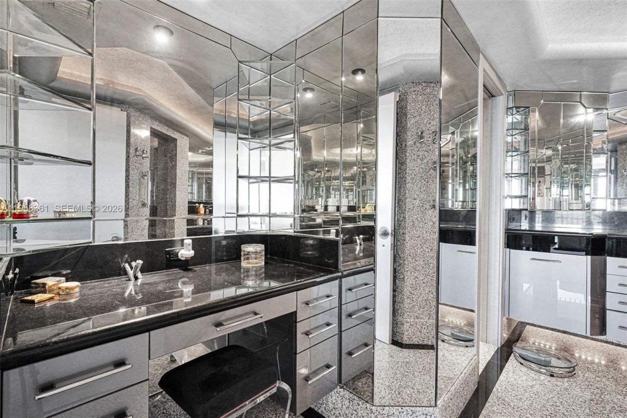 1 Grove Isle Dr, Unit A1110, Miami, FL 33133 Photo