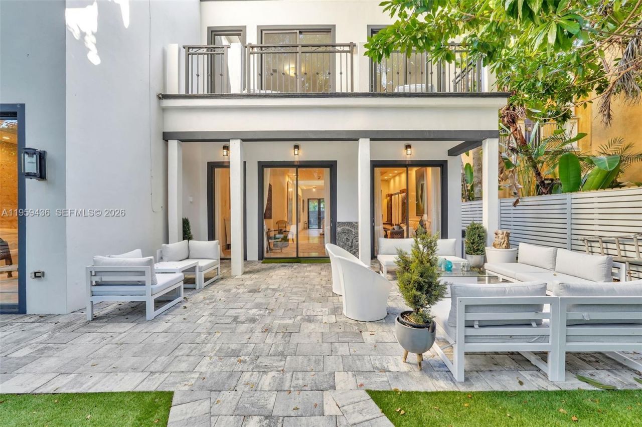 3675 Loquat Ave , Miami, FL 33133 Photo