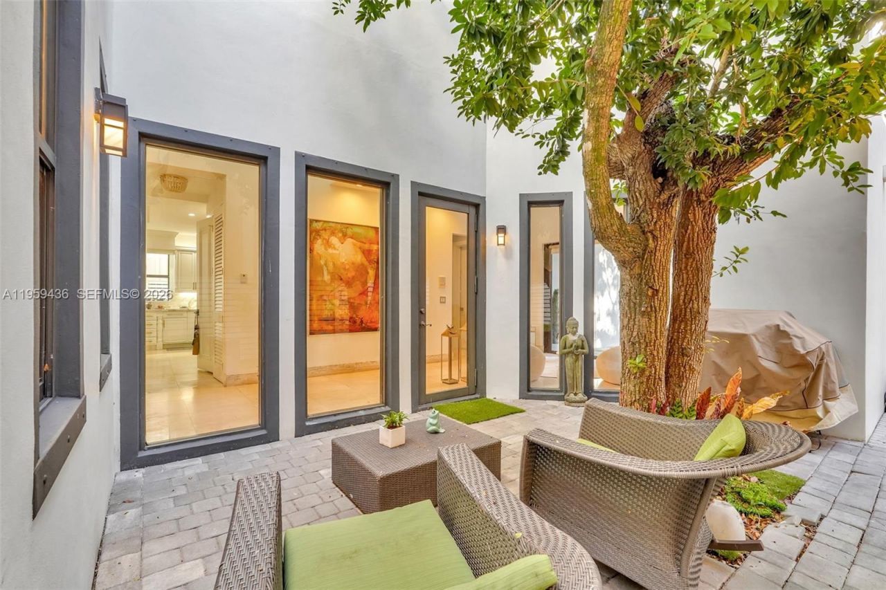 3675 Loquat Ave , Miami, FL 33133 Photo