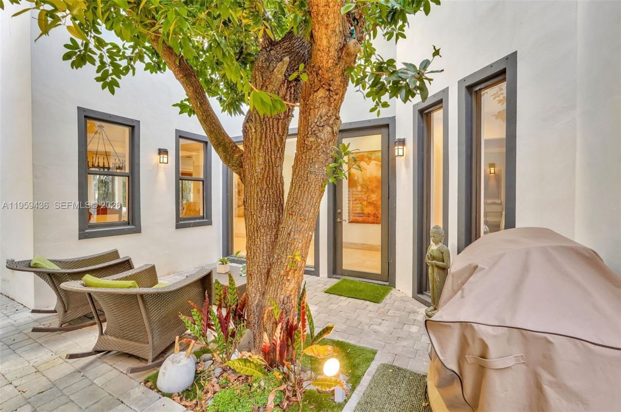 3675 Loquat Ave , Miami, FL 33133 Photo