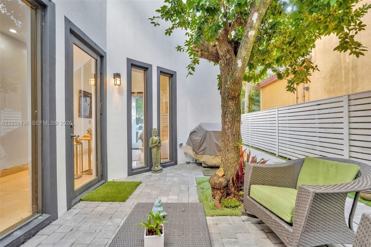 3675 Loquat Ave , Miami, FL 33133 Photo