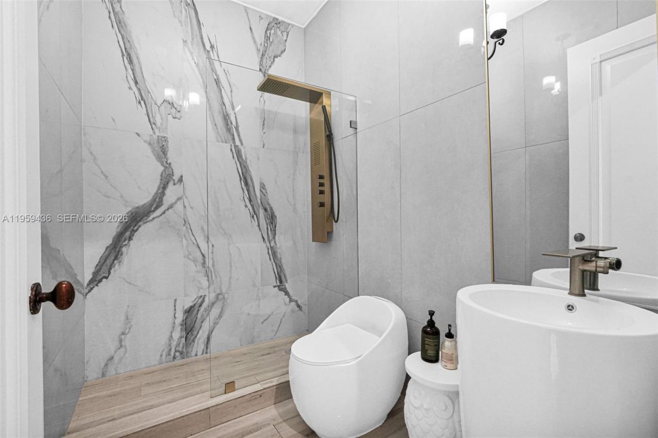 3675 Loquat Ave , Miami, FL 33133 Photo