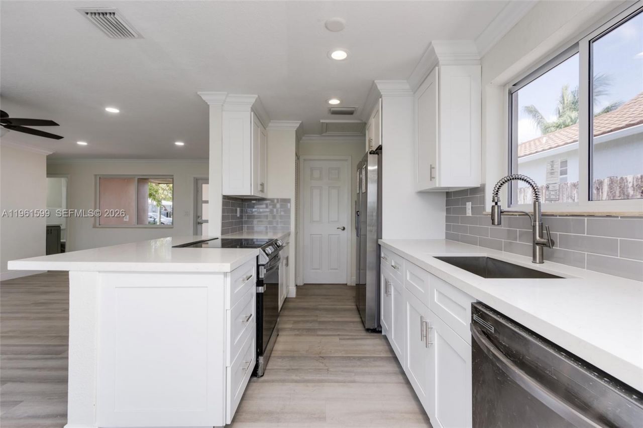 922 Nautilus Isle , Dania Beach, FL 33004 Photo