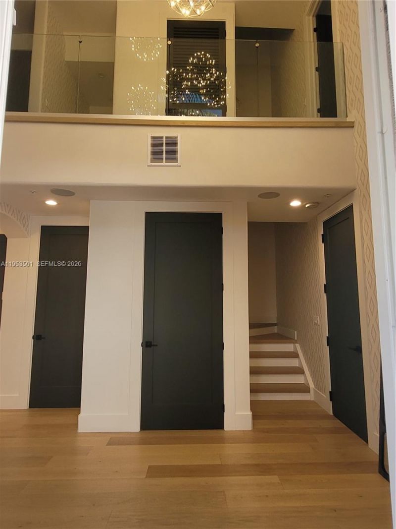 1372 Bayview Dr, Fort Lauderdale, FL 33304 Photo