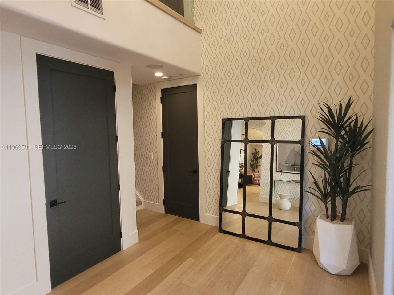 1372 Bayview Dr, Fort Lauderdale, FL 33304 Photo