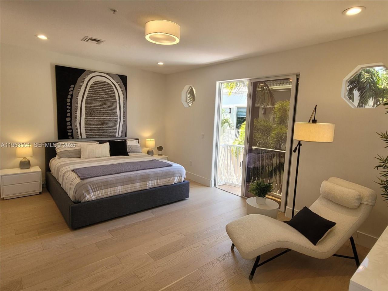 1372 Bayview Dr, Fort Lauderdale, FL 33304 Photo