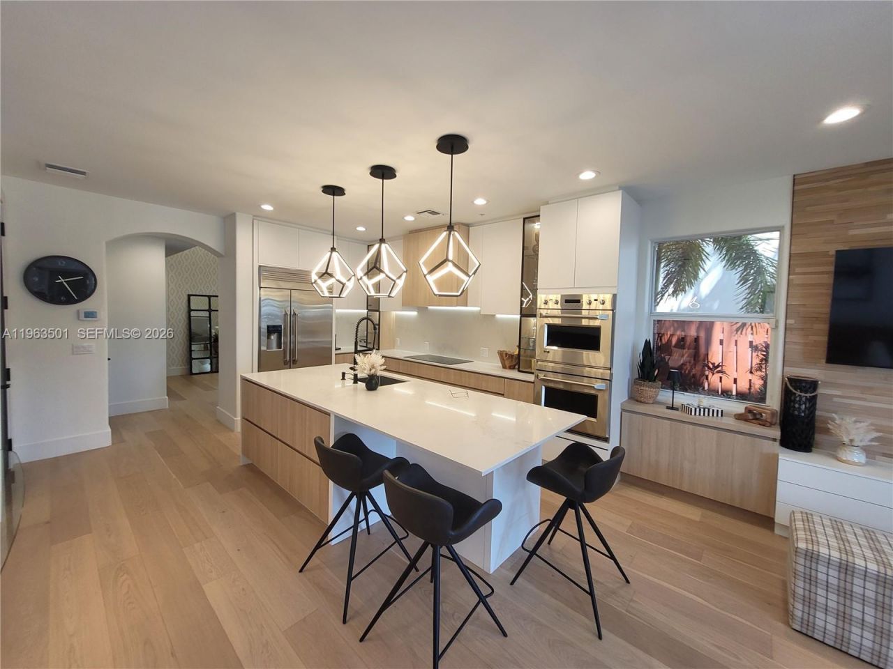 1372 Bayview Dr, Fort Lauderdale, FL 33304 Photo