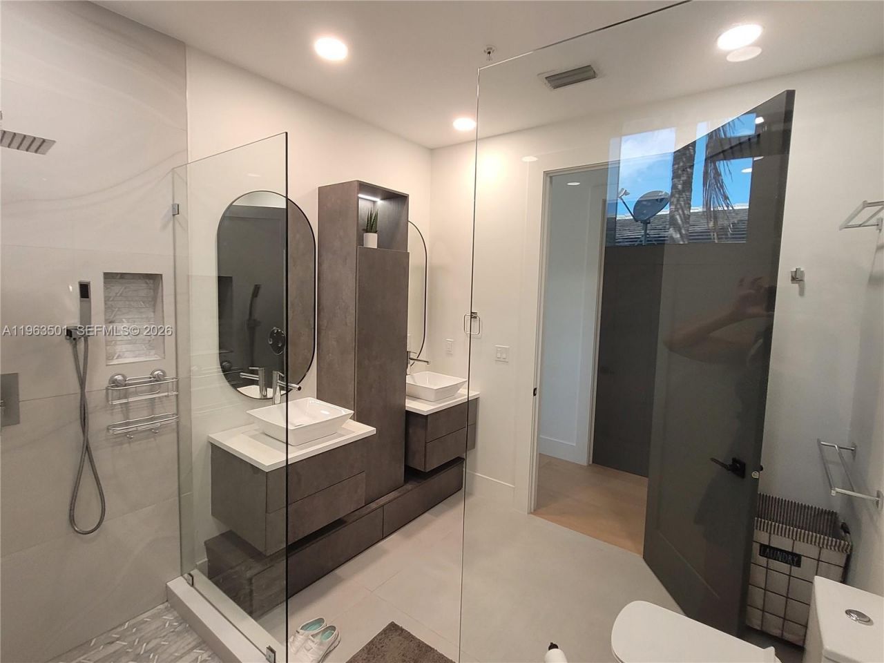 1372 Bayview Dr, Fort Lauderdale, FL 33304 Photo