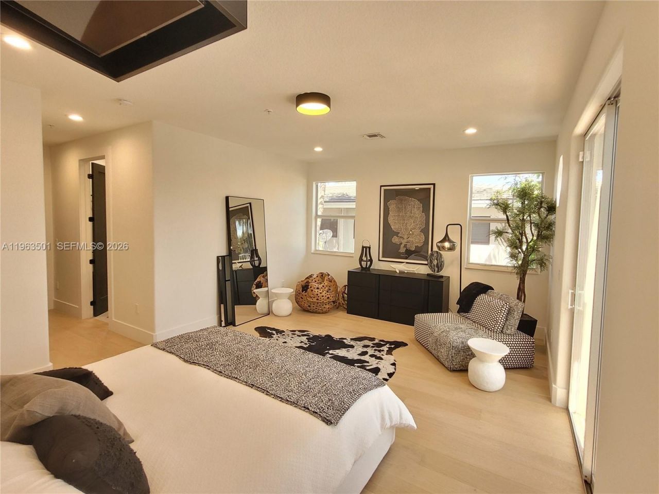 1372 Bayview Dr, Fort Lauderdale, FL 33304 Photo