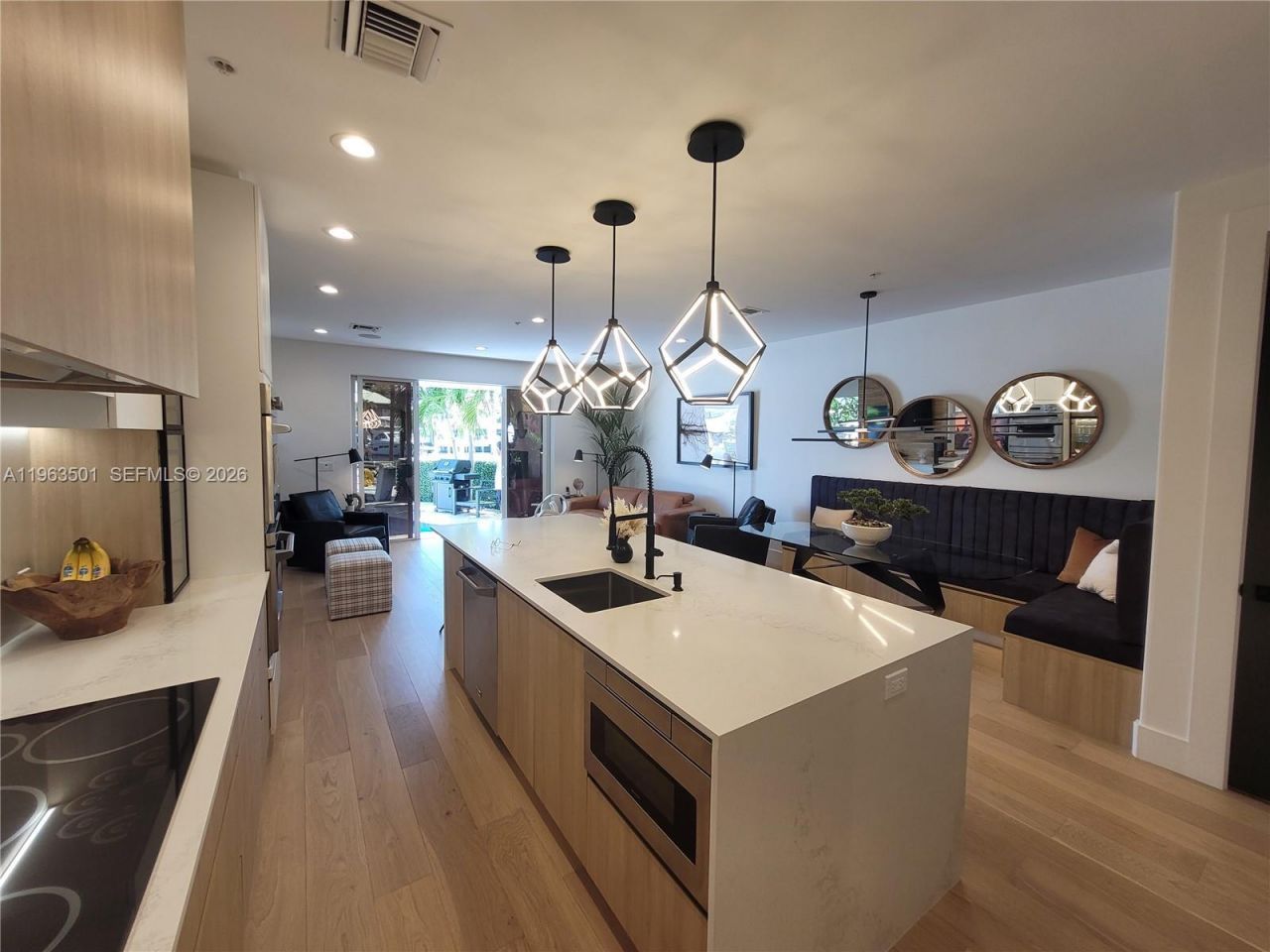 1372 Bayview Dr, Fort Lauderdale, FL 33304 Photo