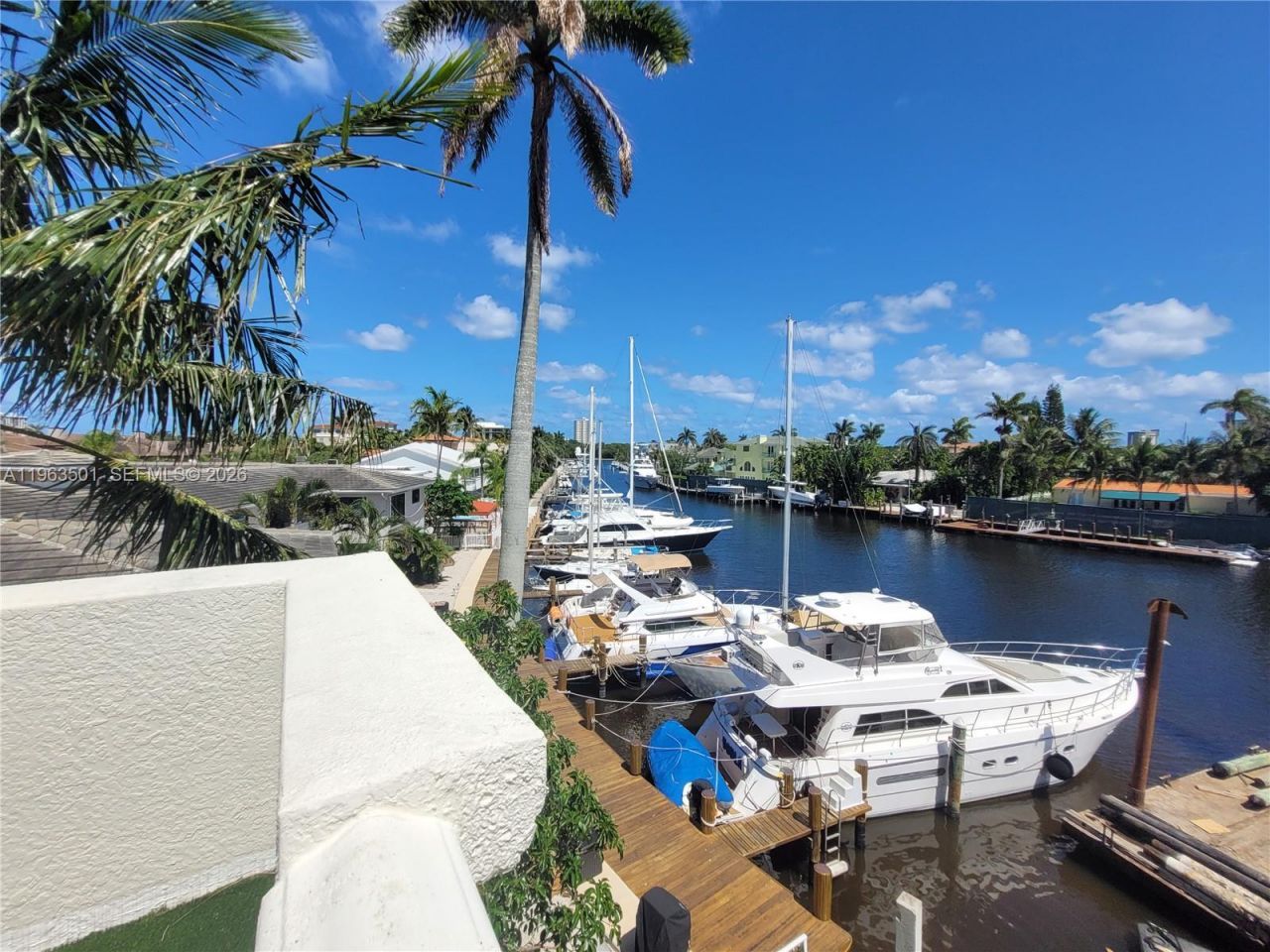 1372 Bayview Dr, Fort Lauderdale, FL 33304 Photo