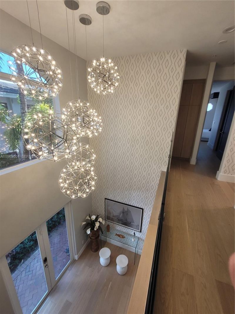 1372 Bayview Dr, Fort Lauderdale, FL 33304 Photo