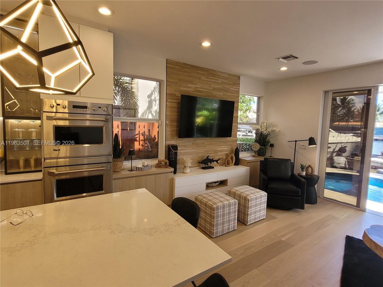 1372 Bayview Dr, Fort Lauderdale, FL 33304 Photo