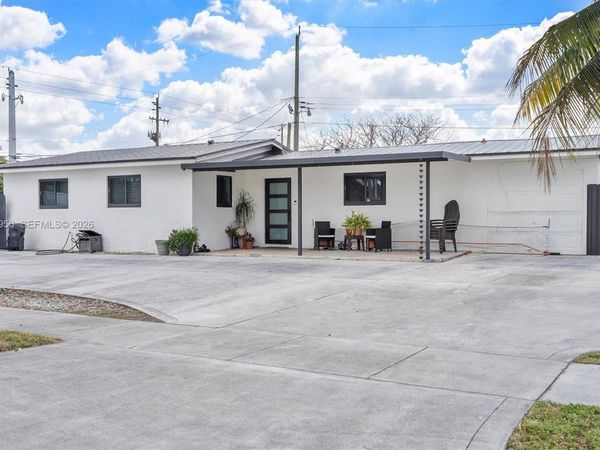 7810 NW 174th Ter, Hialeah, FL 33015