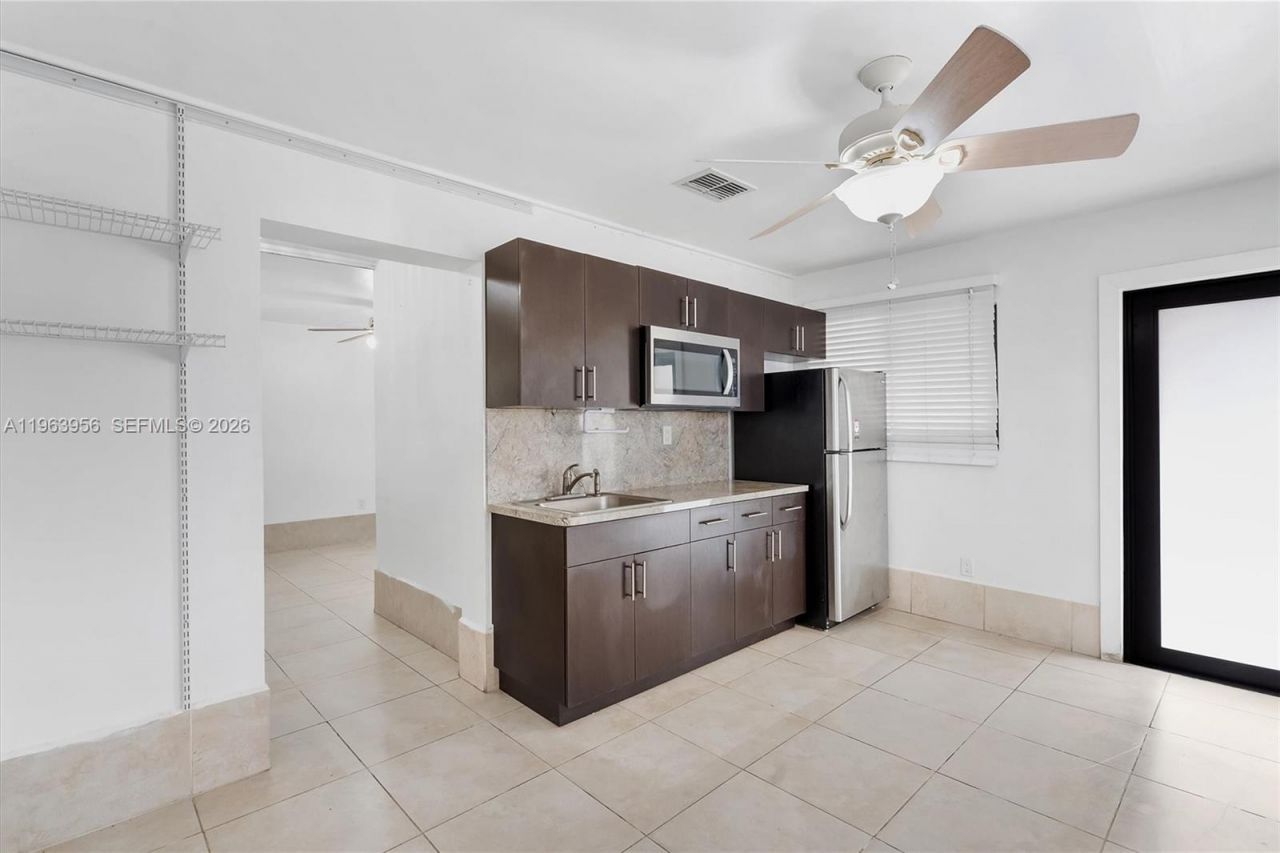 7810 NW 174th Ter, Hialeah, FL 33015 Photo