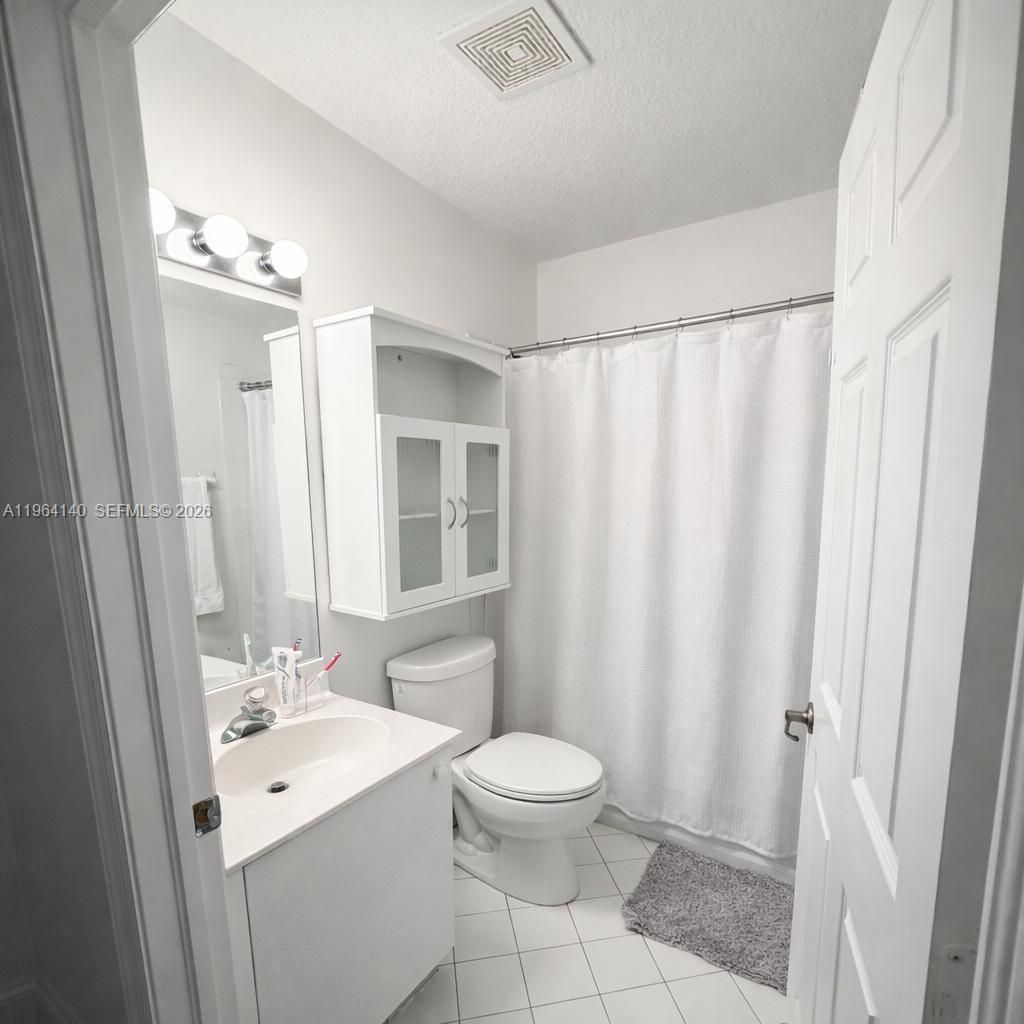 5724 NW 112th Pl, Unit 5724, Doral, FL 33178 Photo
