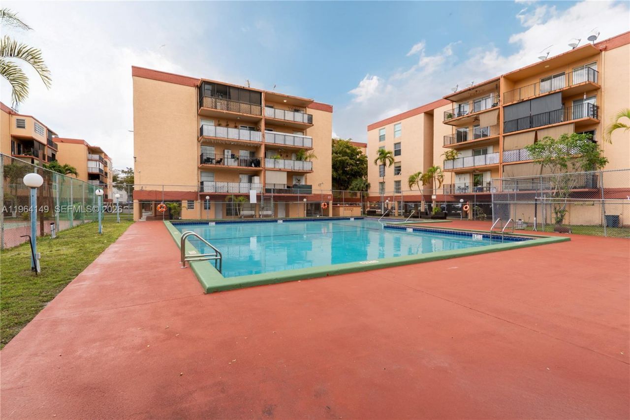 1910 W 56th St, Unit 3321, Hialeah, FL 33012 Photo