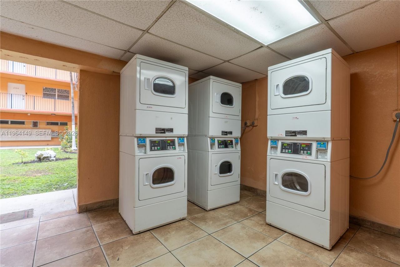 1910 W 56th St, Unit 3321, Hialeah, FL 33012 Photo