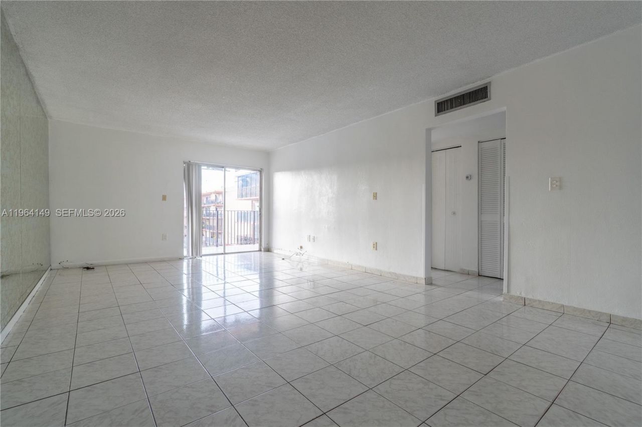 1910 W 56th St, Unit 3321, Hialeah, FL 33012 Photo