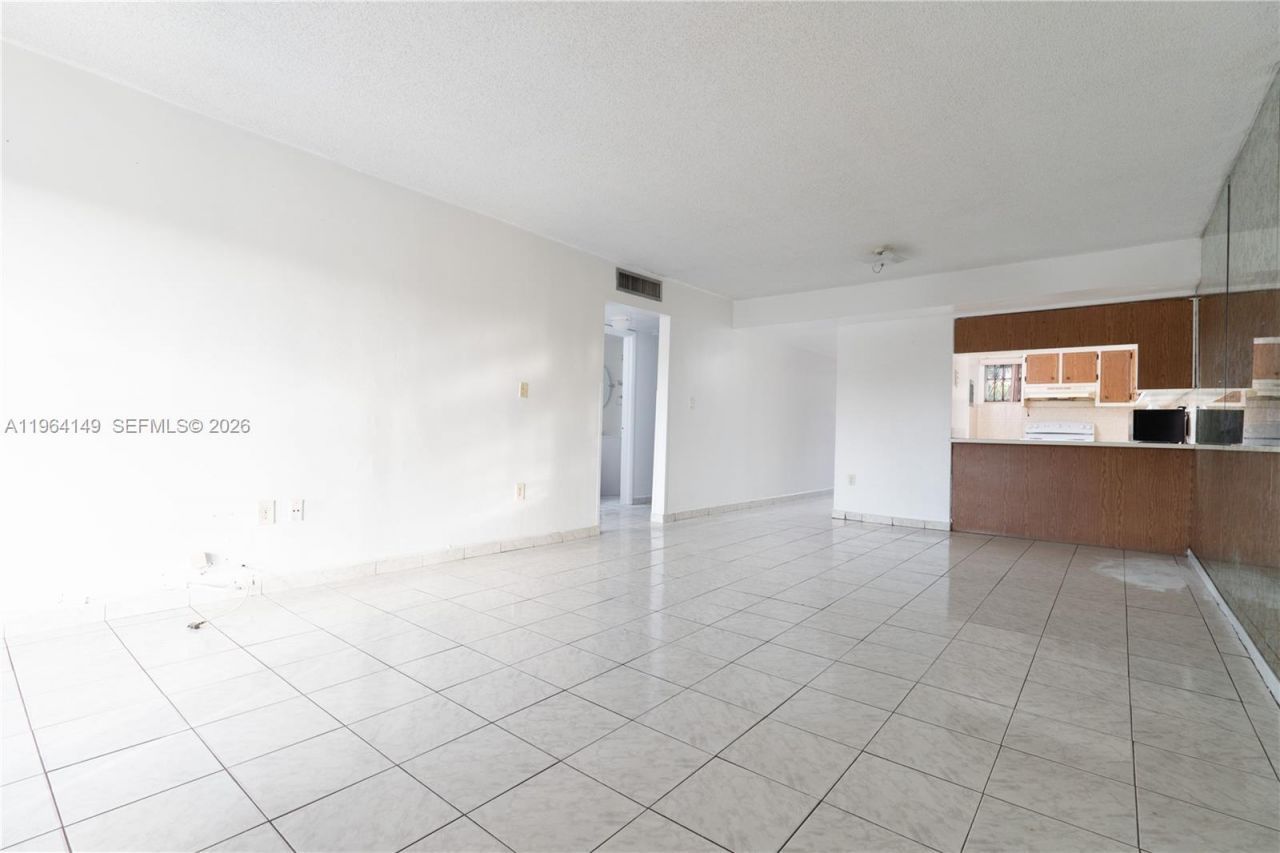 1910 W 56th St, Unit 3321, Hialeah, FL 33012 Photo