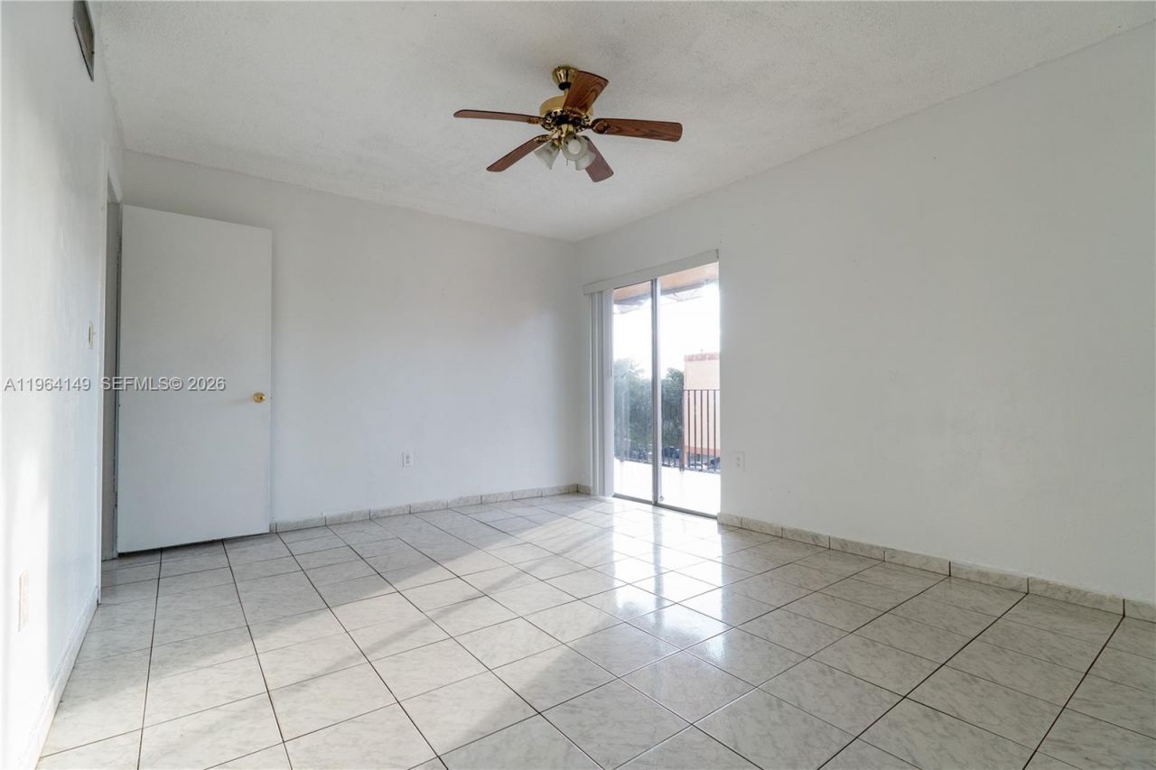 1910 W 56th St, Unit 3321, Hialeah, FL 33012 Photo