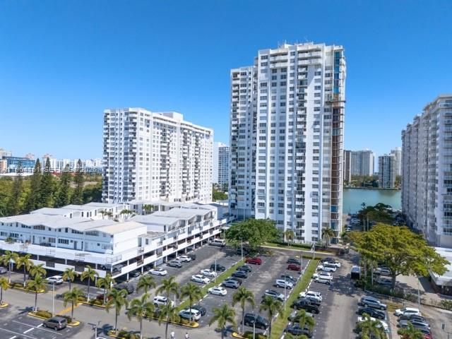 2750 NE 183rd St , Unit 401, Aventura, FL 33160 Photo