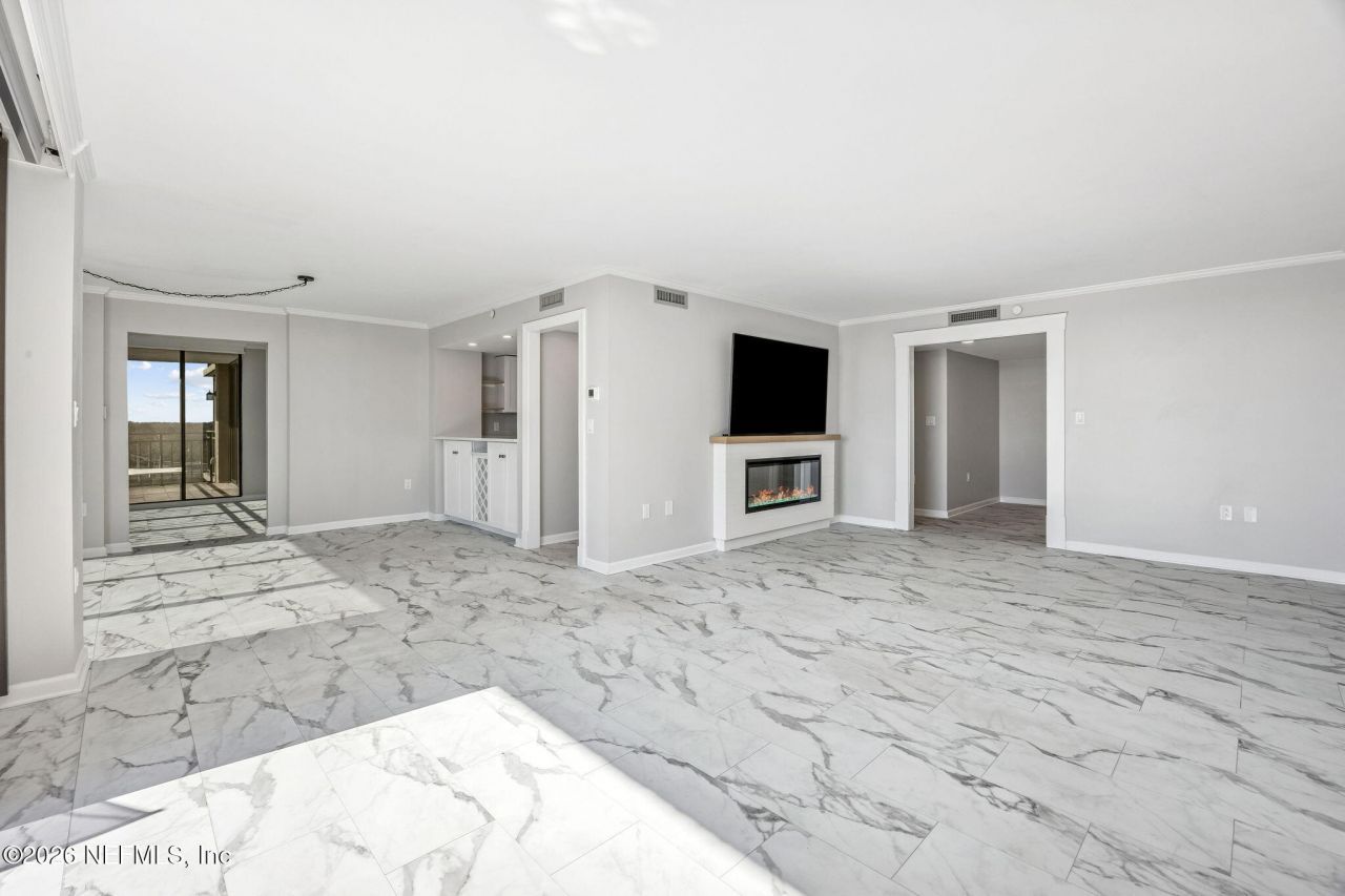 4401 Lakeside Drive, Unit 804, Jacksonville, FL 32210 Photo