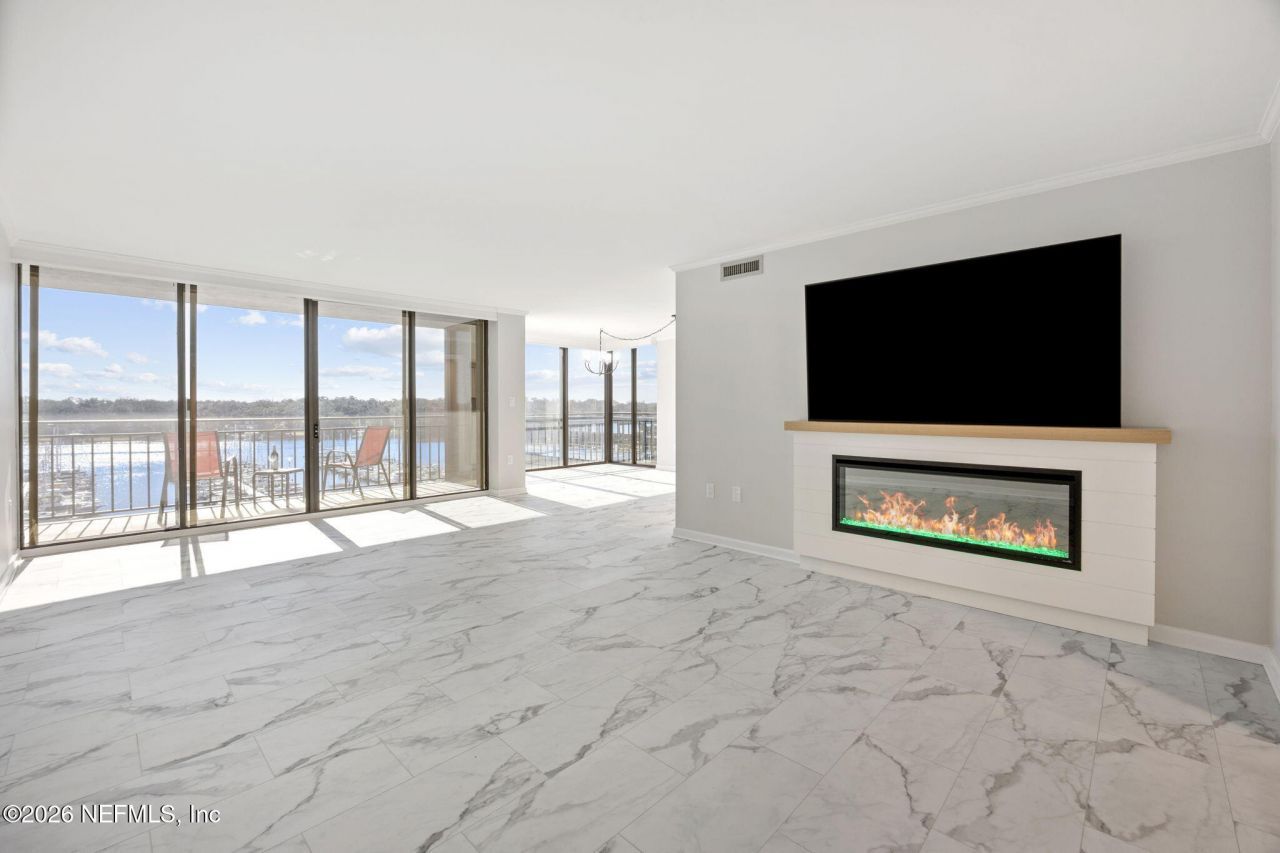 4401 Lakeside Drive, Unit 804, Jacksonville, FL 32210 Photo