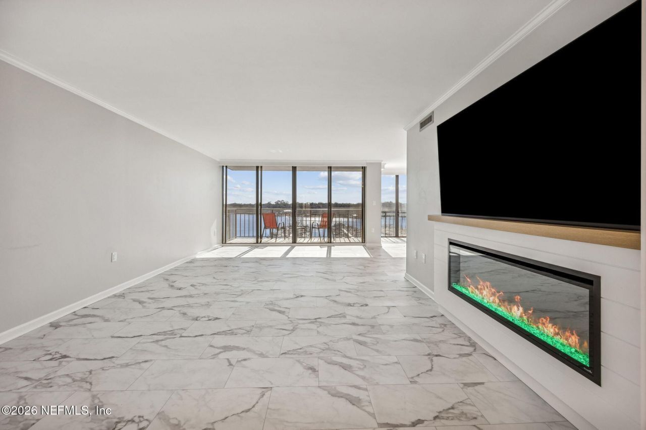 4401 Lakeside Drive, Unit 804, Jacksonville, FL 32210 Photo