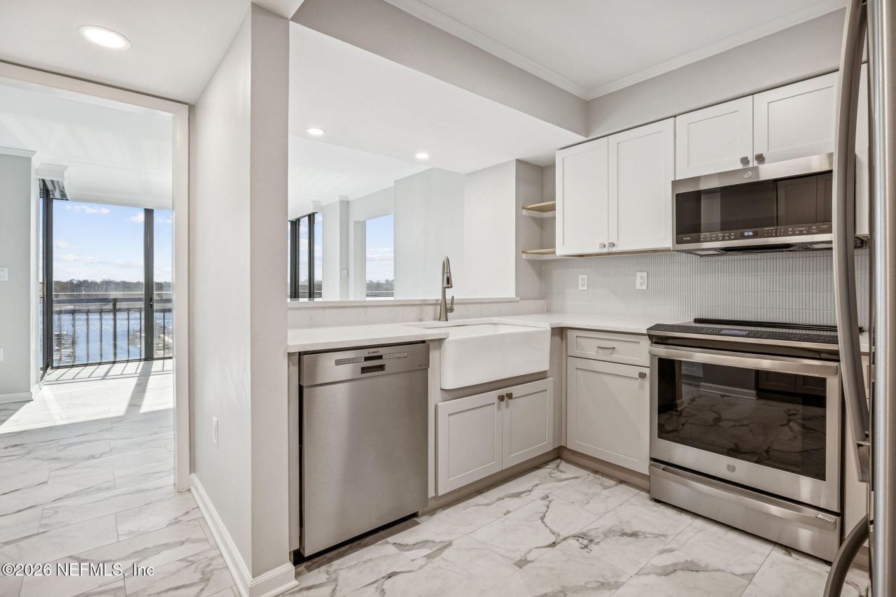 4401 Lakeside Drive, Unit 804, Jacksonville, FL 32210 Photo