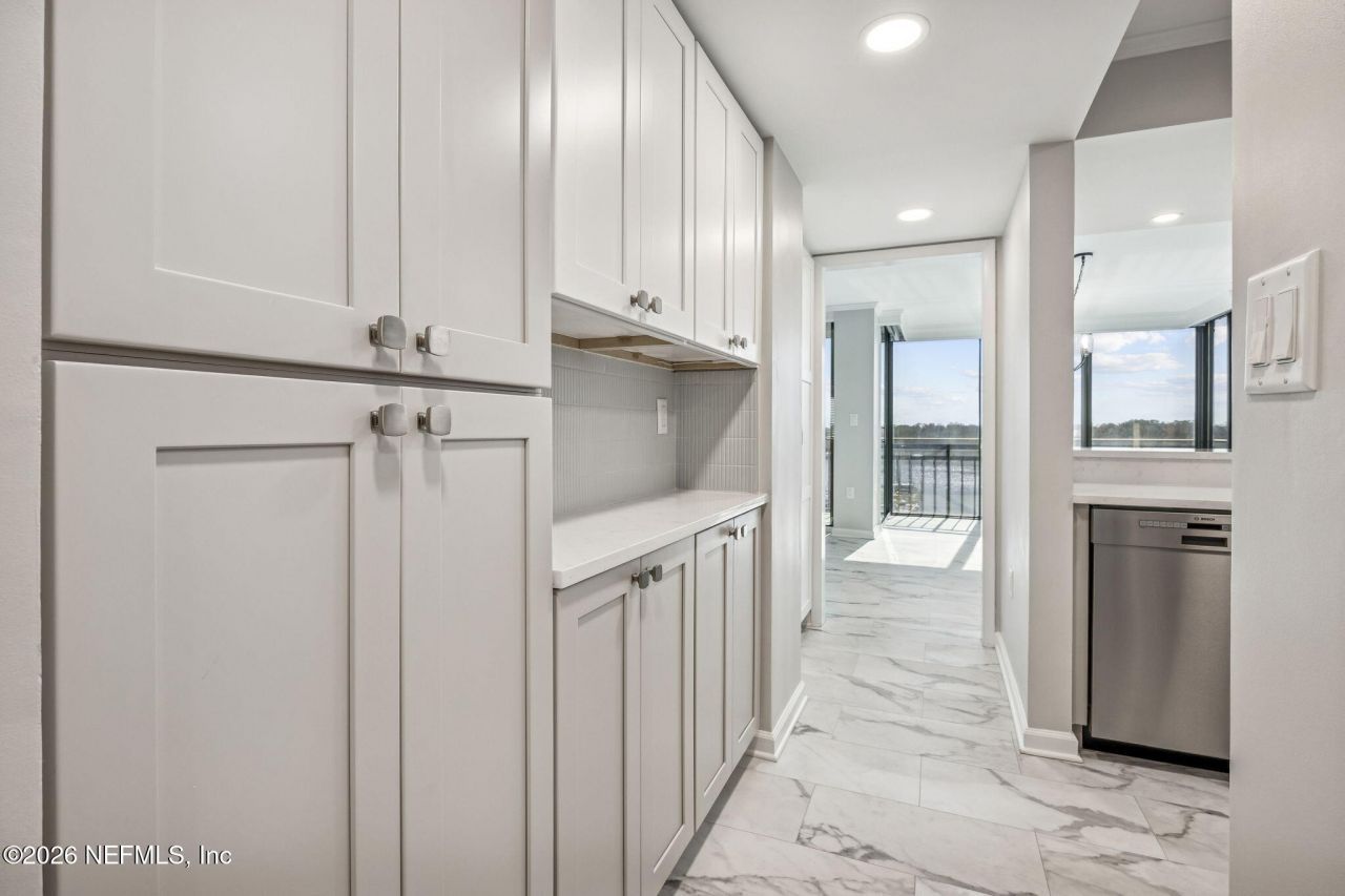 4401 Lakeside Drive, Unit 804, Jacksonville, FL 32210 Photo