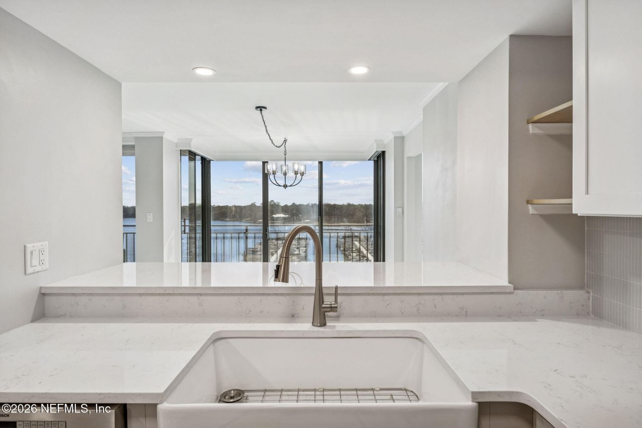 4401 Lakeside Drive, Unit 804, Jacksonville, FL 32210 Photo