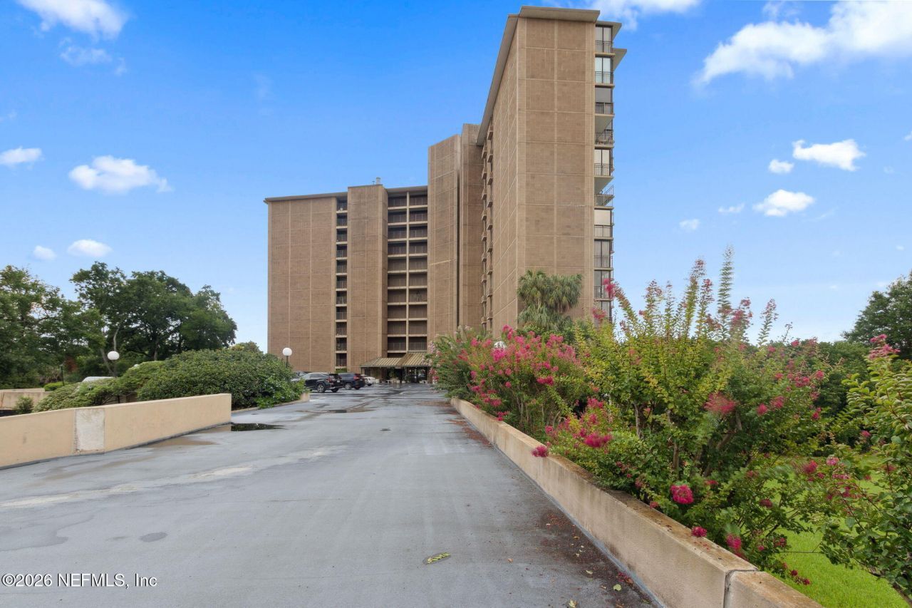 4401 Lakeside Drive, Unit 804, Jacksonville, FL 32210 Photo