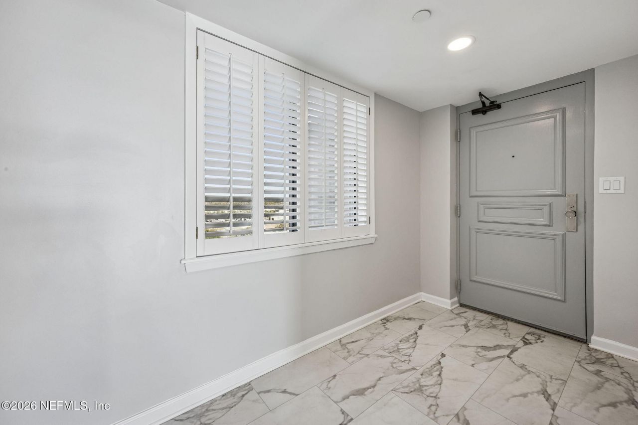 4401 Lakeside Drive, Unit 804, Jacksonville, FL 32210 Photo